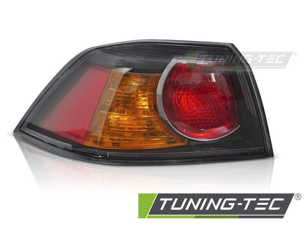 Feu arrière noir côté gauche TYC compatible avec Mitsubishi Lancer 4D 08-16