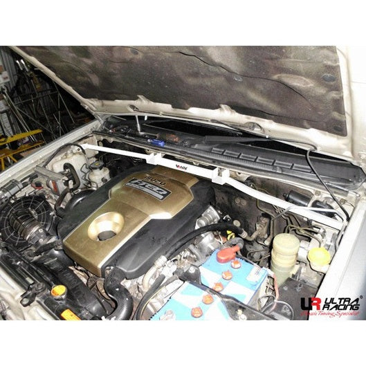  Barre anti-rapprochement 4 points Ultra Racing ISUZU D-MAX 1ST GEN (RA) 3.0D 2WD MT 2002-2008