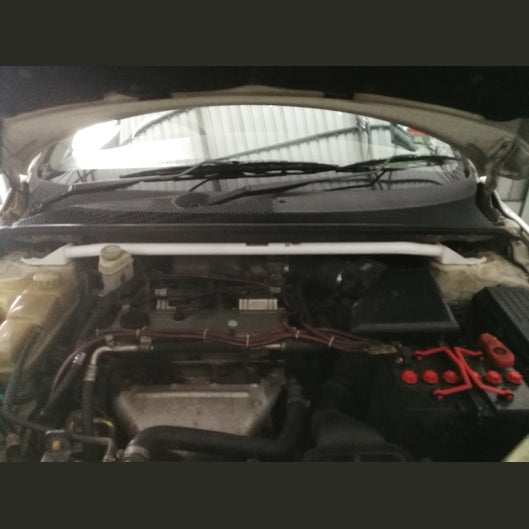  Barre anti-rapprochement Ultra Racing à 2 points CHERY ALADO EASTAR 2.4 2WD 2008-2015