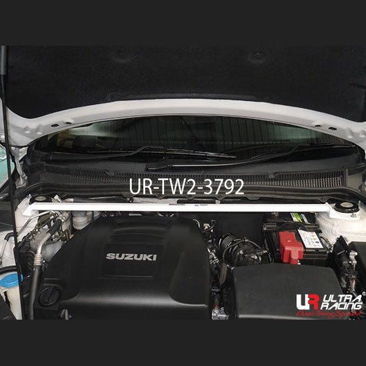 Barre anti-rapprochement Ultra Racing à 2 points SUZUKI KIZASHI 2.4 2WD 2010-2013