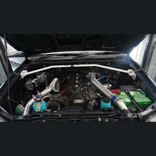  Barre anti-rapprochement Ultra Racing à 2 points TOYOTA FORTUNER 1ST GEN (AN50) 2.7 4WD 2004-2015