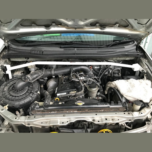  Barre anti-rapprochement Ultra Racing à 2 points TOYOTA INNOVA 1ST GEN (AN40) 2.0 2WD NON ABS 2004-2008