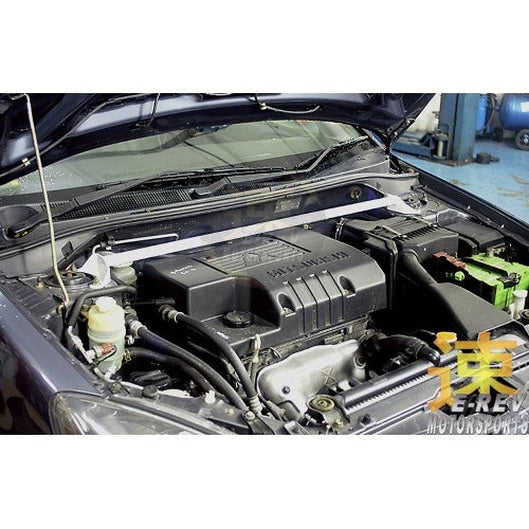  Barre anti-rapprochement Ultra Racing MITSUBISHI LANCER 6TH GEN (CS2) 1.8 2WD 2000-2007