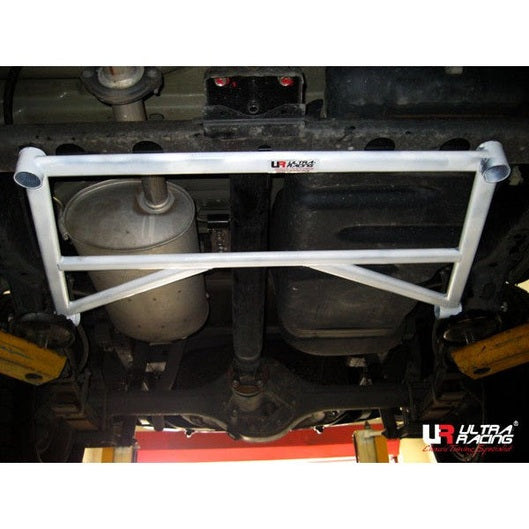 Barre anti-rapprochement arrière 4 points Ultra Racing ISUZU D-MAX 1ST GEN (RA) 3.0D 2WD MT 2002-2008