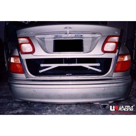  Barre anti-rapprochement arrière 4 points Ultra Racing NISSAN SENTRA (N16) 1.5 2WD 2000-2012