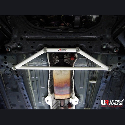  Barre anti-rapprochement avant en H à 4 points Ultra Racing FORD FIESTA 6TH GEN (MK6) 1.6 2WD 2009-2017