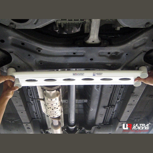  Barre anti-rapprochement avant en H à 4 points Ultra Racing HYUNDAI TUCSON IX35 2ND GEN (LM) 2.0 2WD 2010-2015