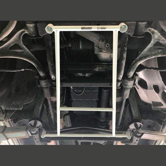  Barre anti-rapprochement avant en H à 4 points Ultra Racing MERCEDES-BENZ W163 1ST GEN ML320 3.2 V6 4WD 1998-2005