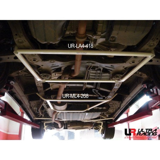  Barre anti-rapprochement avant en H à 4 points Ultra Racing TOYOTA ESTIMA 2ND GEN (XR30) 2.4 2WD 2000-2005