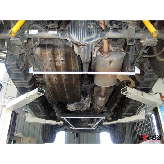  Barre anti-rapprochement avant en H à 4 points Ultra Racing UR-LA4-792 SSANGYONG REXTON II 1ST GEN 1ST FACELIFT (Y250) 2.7D 4WD 5 LINK 2006-2012