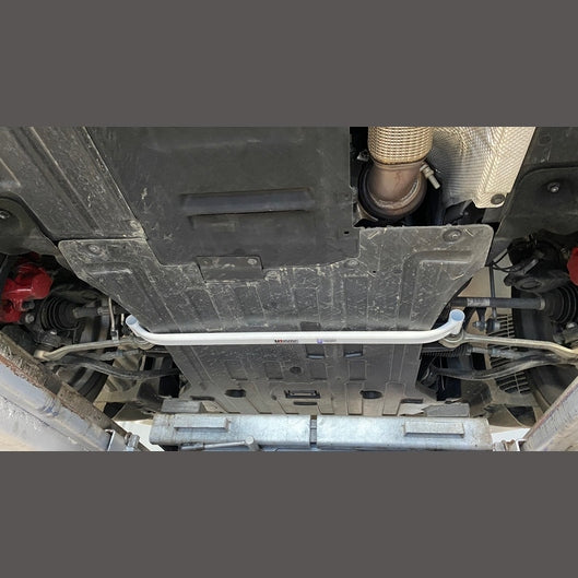  Barre anti-rapprochement avant inférieure à 2 points Ultra Racing BMW F25 (X3) 2.0D 4WD 2011-2017