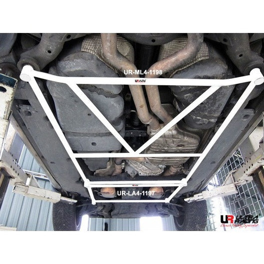  Barre anti-rapprochement avant inférieure à 4 points Ultra Racing AUDI Q7 (TYP 4L) 3.0 TDI 4WD 8 SPEED 2007-2015