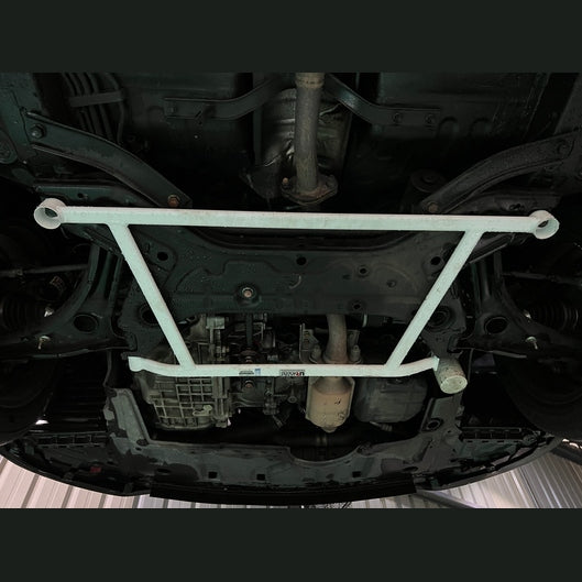  Barre anti-rapprochement avant inférieure à 4 points Ultra Racing MITSUBISHI COLT PLUS Z30 1.5T 2WD 2004-2013