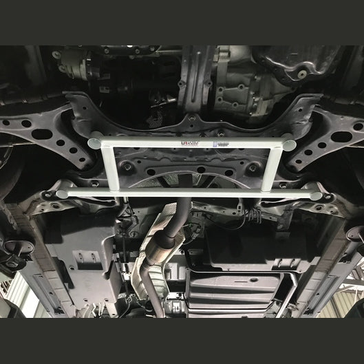  Barre anti-rapprochement avant inférieure à 4 points Ultra Racing TOYOTA NOAH 3RD GEN (R80) 1.8 2WD 2014-2021