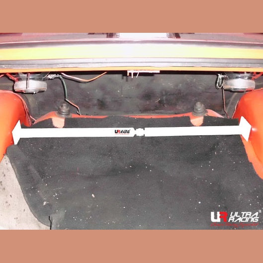  Barre anti-rapprochement supérieure arrière 2 points Ultra Racing FORD ESCORT 1.6 2WD MT 1974-1980