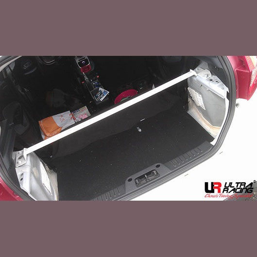  Barre anti-rapprochement supérieure arrière Ultra Racing FORD FIESTA 6TH GEN (MK6) 1.6 2WD 2009-2017