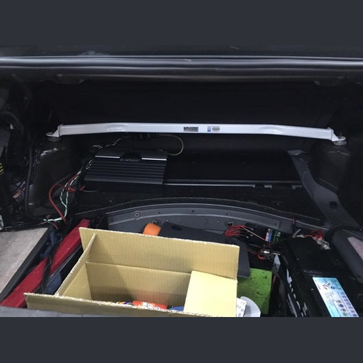  Barre anti-rapprochement supérieure arrière Ultra Racing MERCEDES-BENZ W211 E200K 2.0K 2WD 2002-2009