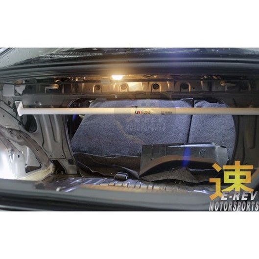  Barre anti-rapprochement supérieure arrière Ultra Racing MITSUBISHI LANCER 6TH GEN (CS2) 1.8 2WD 2000-2007