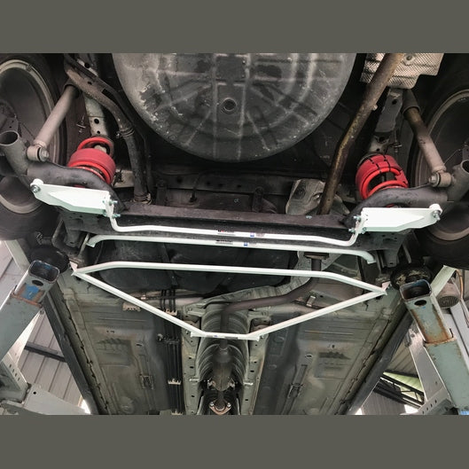  Barre de liaison inférieure arrière à 2 points Ultra Racing NISSAN ALMERA 3RD GEN (N17) 1.5 2WD 2011-2019