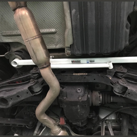  Barre de liaison inférieure arrière Ultra Racing BMW E87 (120i) 2.0 2WD 2004-2013