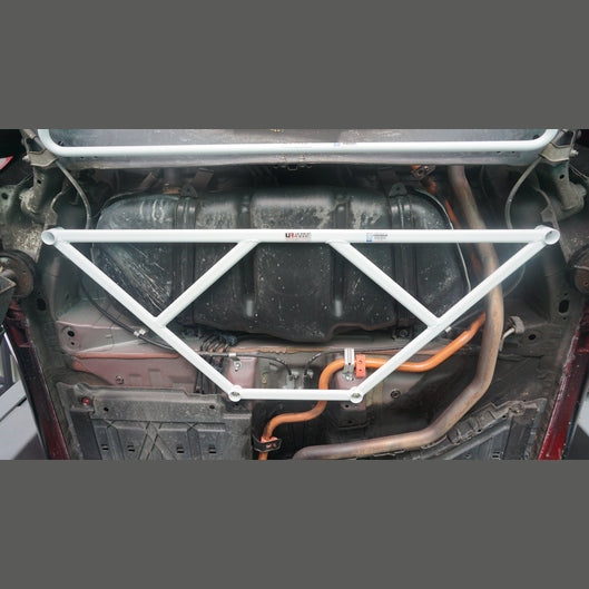  Barre de renfort inférieure arrière 4 points Ultra Racing HONDA CR-Z (ZF1/2) 1.5 2WD HYBRID AT 2010-2016