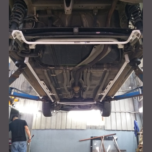  Barre de torsion arrière 6 points Ultra Racing TOYOTA COROLLA ALTIS 11TH GEN (E170) 1.8 2WD 2013-2018