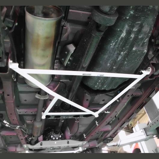  Barre inférieure arrière 4 points Ultra Racing TOYOTA AVANZA 2ND GEN (F652) 1.5 2WD 2016-2018