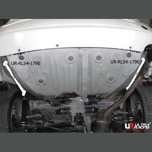  Barre inférieure arrière 4 points Ultra Racing TOYOTA ESTIMA 3RD GEN (XR50) 2.4 4WD 2006-2019