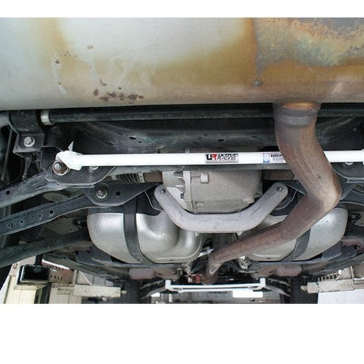  Barre inférieure arrière Ultra Racing 2P 1805 LAND ROVER FREELANDER 2 (L359) 2.2D 2WD 2006-2014
