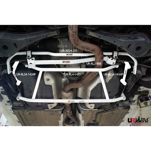  Barre inférieure arrière Ultra Racing 4P VOLKSWAGEN GOLF R 6TH GEN MK6/A6 (TYP 5K) 2.0 TSI 4WD 2009-2013