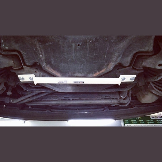  Barre inférieure avant Ultra Racing 2P MERCEDES-BENZ W140 S320 3.2 2WD 1991-1998