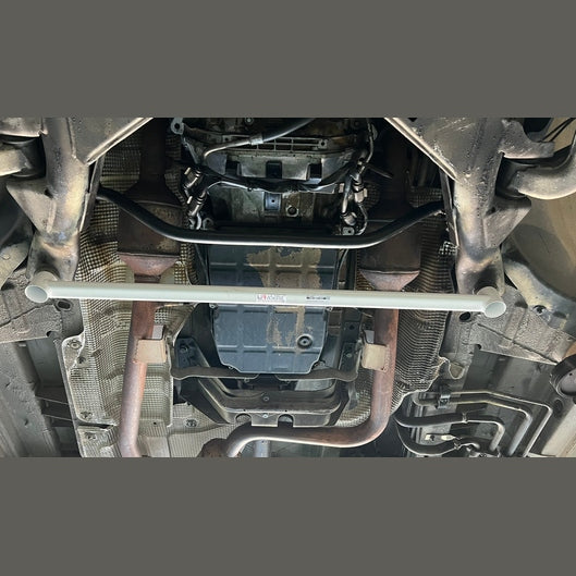  Barre inférieure avant Ultra Racing UR-LA2-2842 Ultra Racing 2P 2842 MERCEDES-BENZ W639 VITO 3.0 2WD 2003-2014