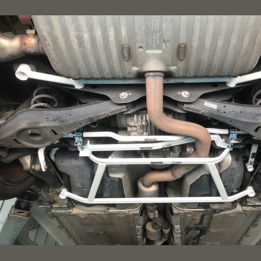  Barres arrière/latérales Ultra Racing 2x à 2 points AUDI TTS MK2(TYPE8J) 2.0 TFSI 4WD 2008-2014