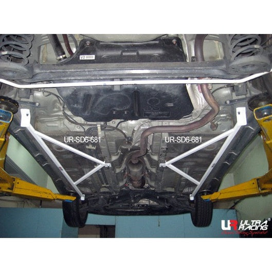  Barres de plancher/latérales Ultra Racing 2x 3 points TOYOTA YARIS 2ND GEN (XP90) 1.5 2WD HATCHBACK 2005-2013