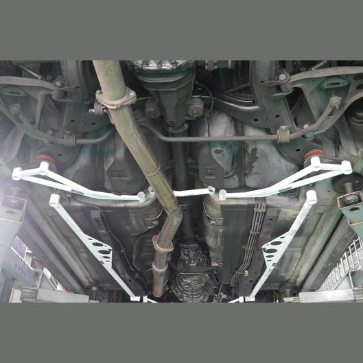  Barres de renfort inférieures arrière Ultra Racing 3 pièces NISSAN SILVIA (S14) 2.0T 2WD 1994-1998