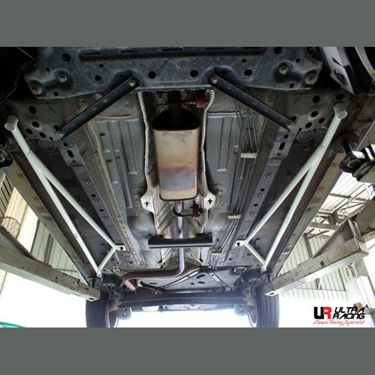  Barres latérales inférieures Ultra Racing FORD FIESTA 6TH GEN (MK6) 1.6 2WD 2009-2017
