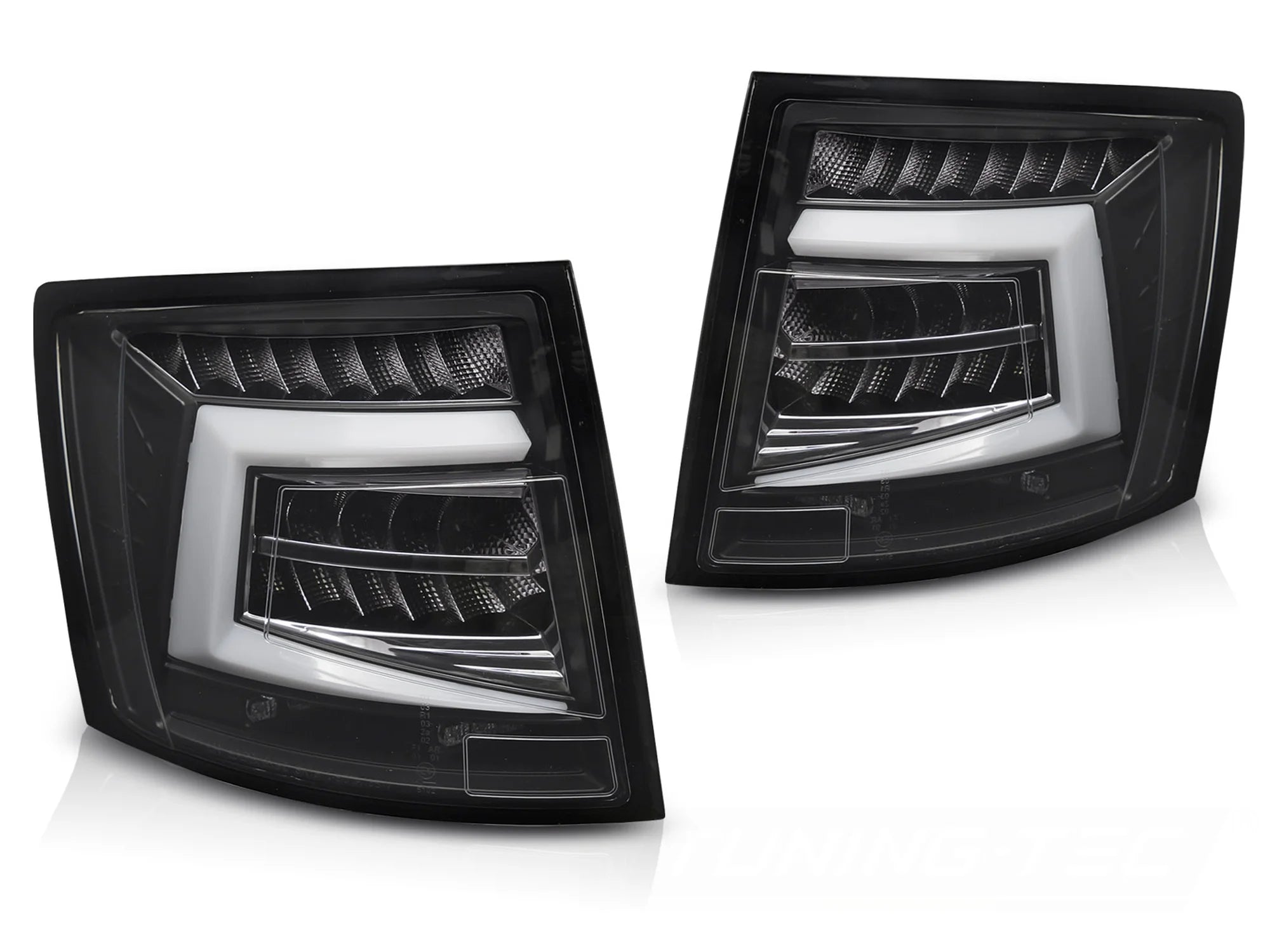 Feux arrière à LED noirs compatibles avec Skoda Octavia III 12-20 SW (ampoule d'origine)