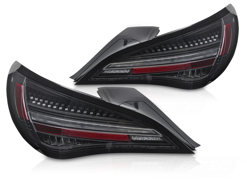 Feux arrière à LED noirs Dynamique compatibles avec Mercedes CLA C117 13-19 / X117 14-19 (LED d'origine)