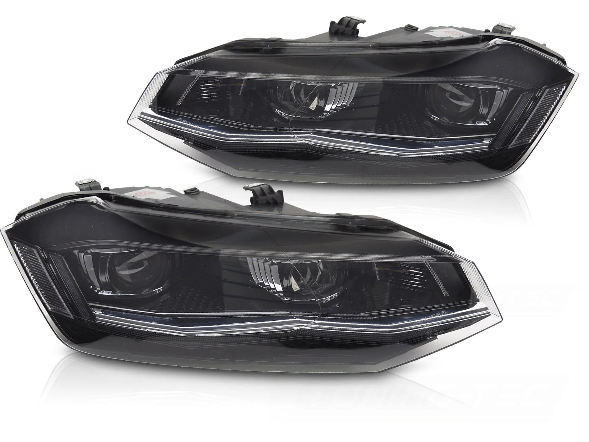 Phares avant argentés à LED séquentiels avec feux de jour (DRL) compatibles avec VW Polo VI 2G 17-21