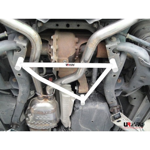  Renfort arrière Ultra Racing 3P LAND ROVER RANGE ROVER SPORTS 1ST GEN (L320) 4.4 V8 4WD 2005-2013