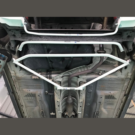  Renfort inférieur arrière Ultra Racing 4P NISSAN MARCH 4TH GEN (K13) 1.2 2WD 2010+