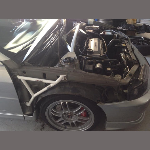  Supports de garde-boue 3 points Ultra Racing MITSUBISHI EVO 4 4TH GEN (CN9A) 2.0T 4WD 1996-1998